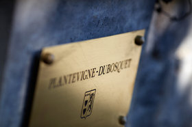 Plaque d'entrée
