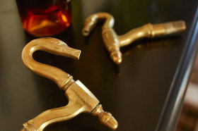 Cask decorative tap